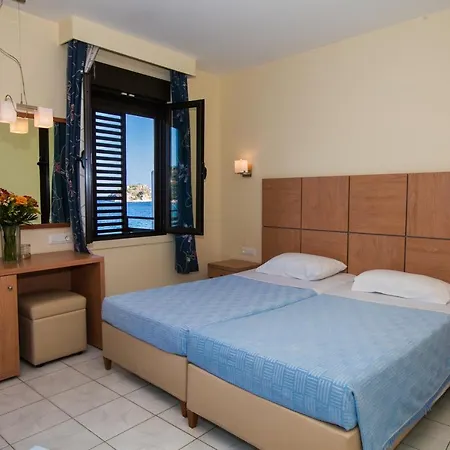 Hotel Flisvos 3*