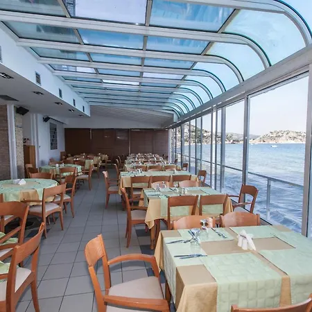 Hotel Flisvos 3*