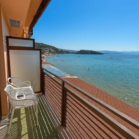 Hotel Flisvos