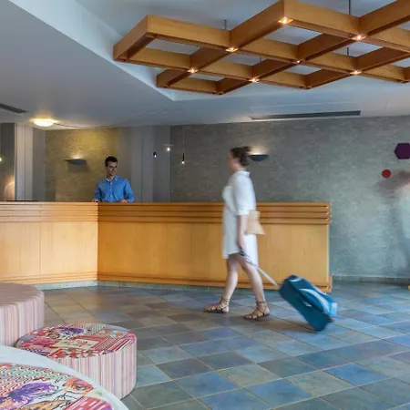 Flisvos Отель 3*