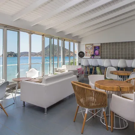 Flisvos Отель 3*