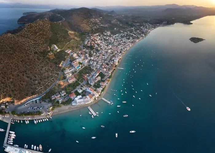 ホテル Flisvos 3*